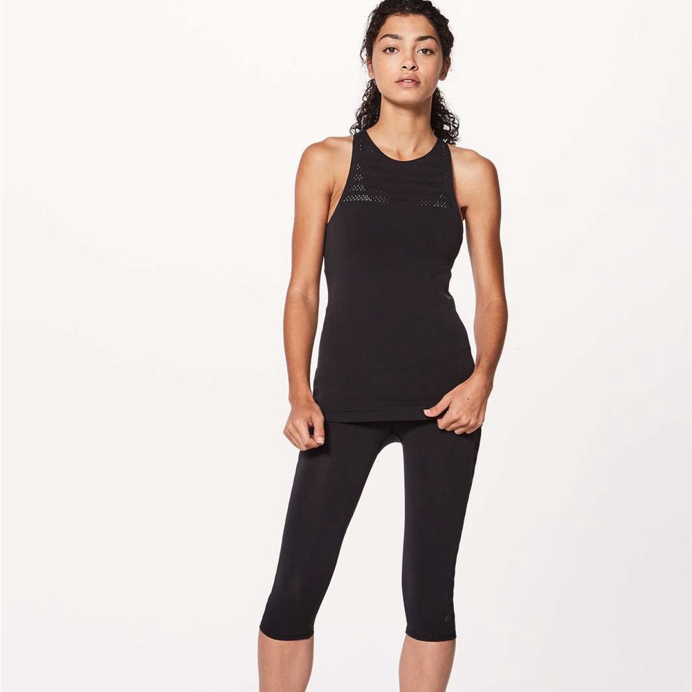 Lululemon Lululemon Reveal Tank (Stripes)